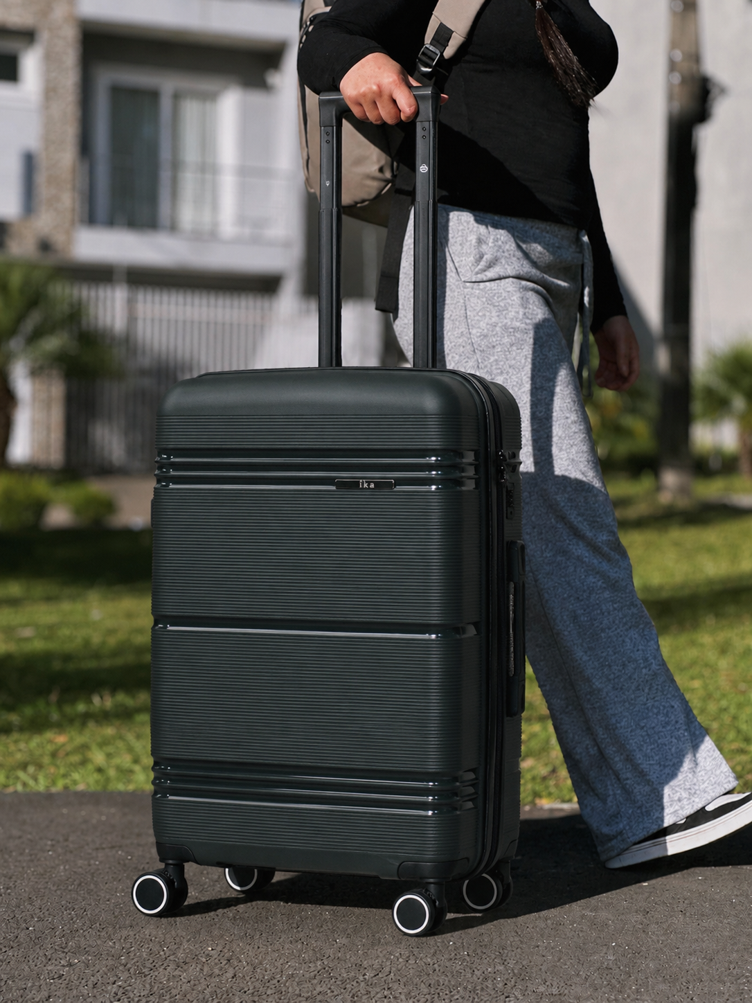 Mala De Viagem Média 23 Kg Polipropileno Com Expansor Slim Verde