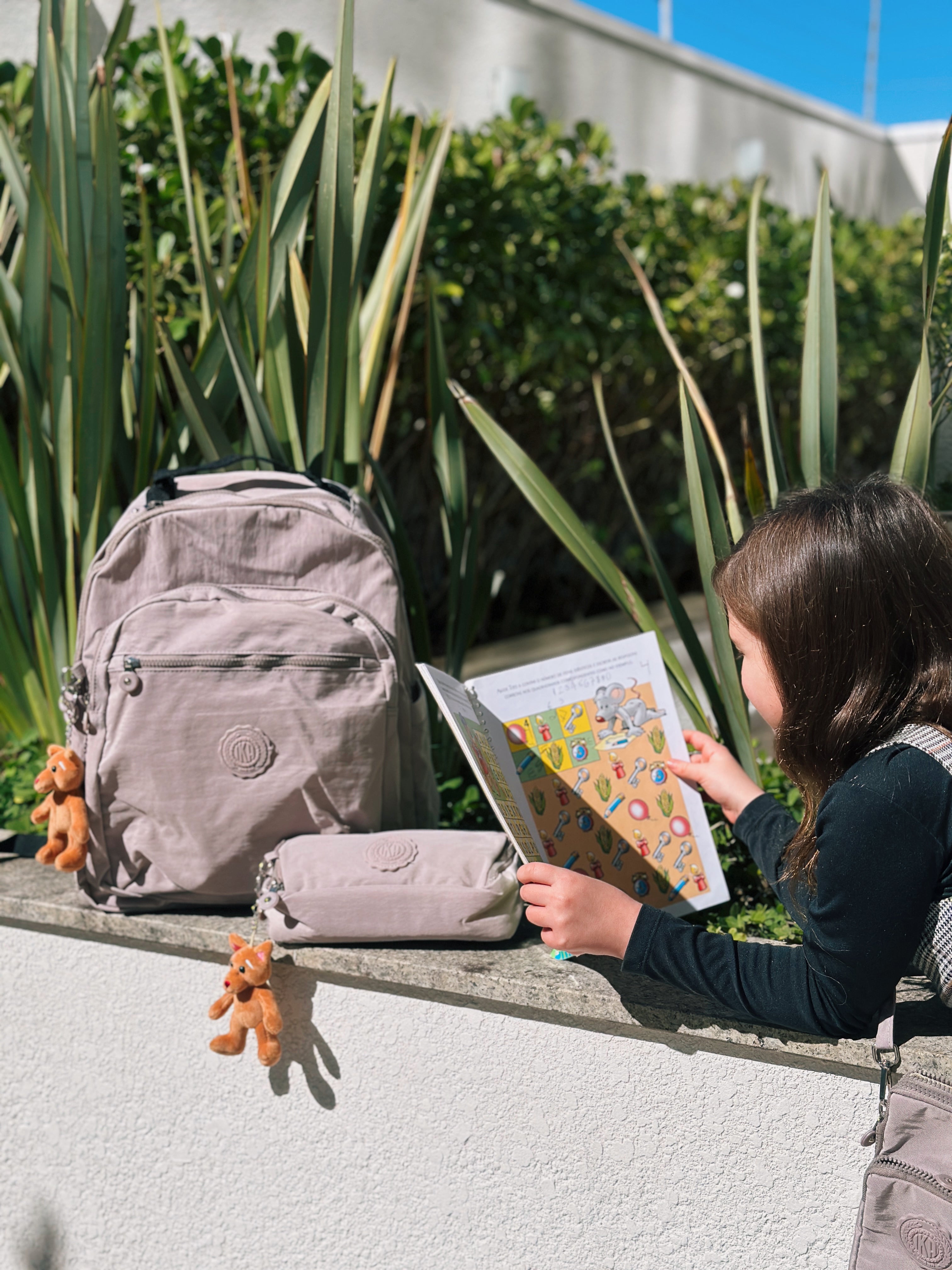 Kit Mochila + Lancheira + Estojo + Case Gurukan Bege