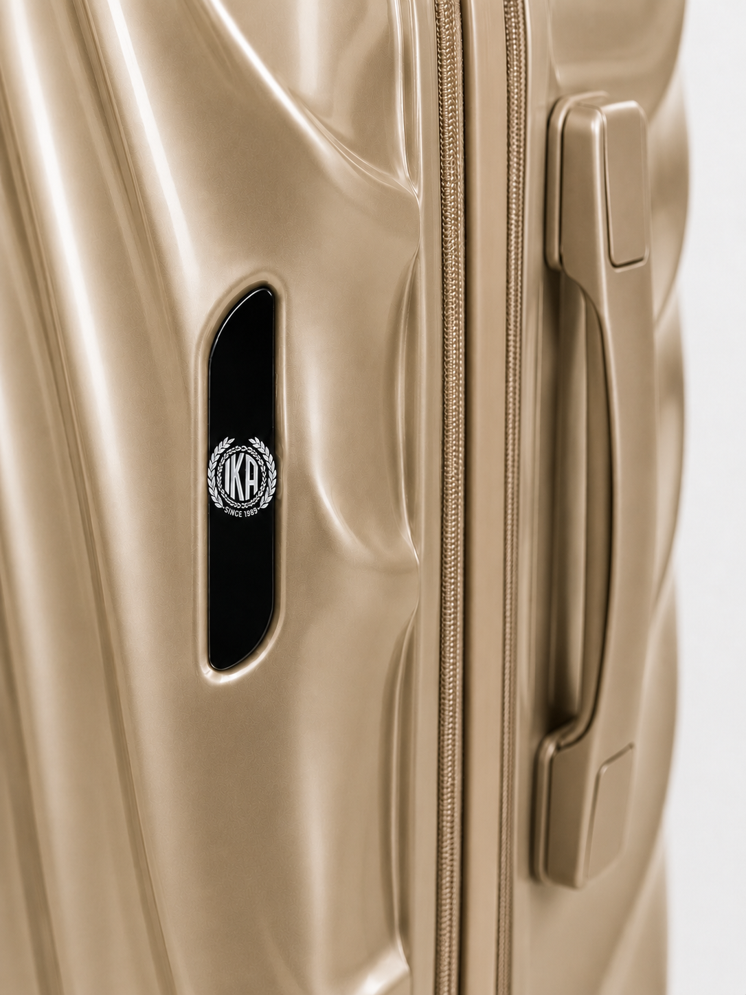 Mala De Viagem Média 23 Kg Policarbonato + Abs Com Expansor Avalon Champagne