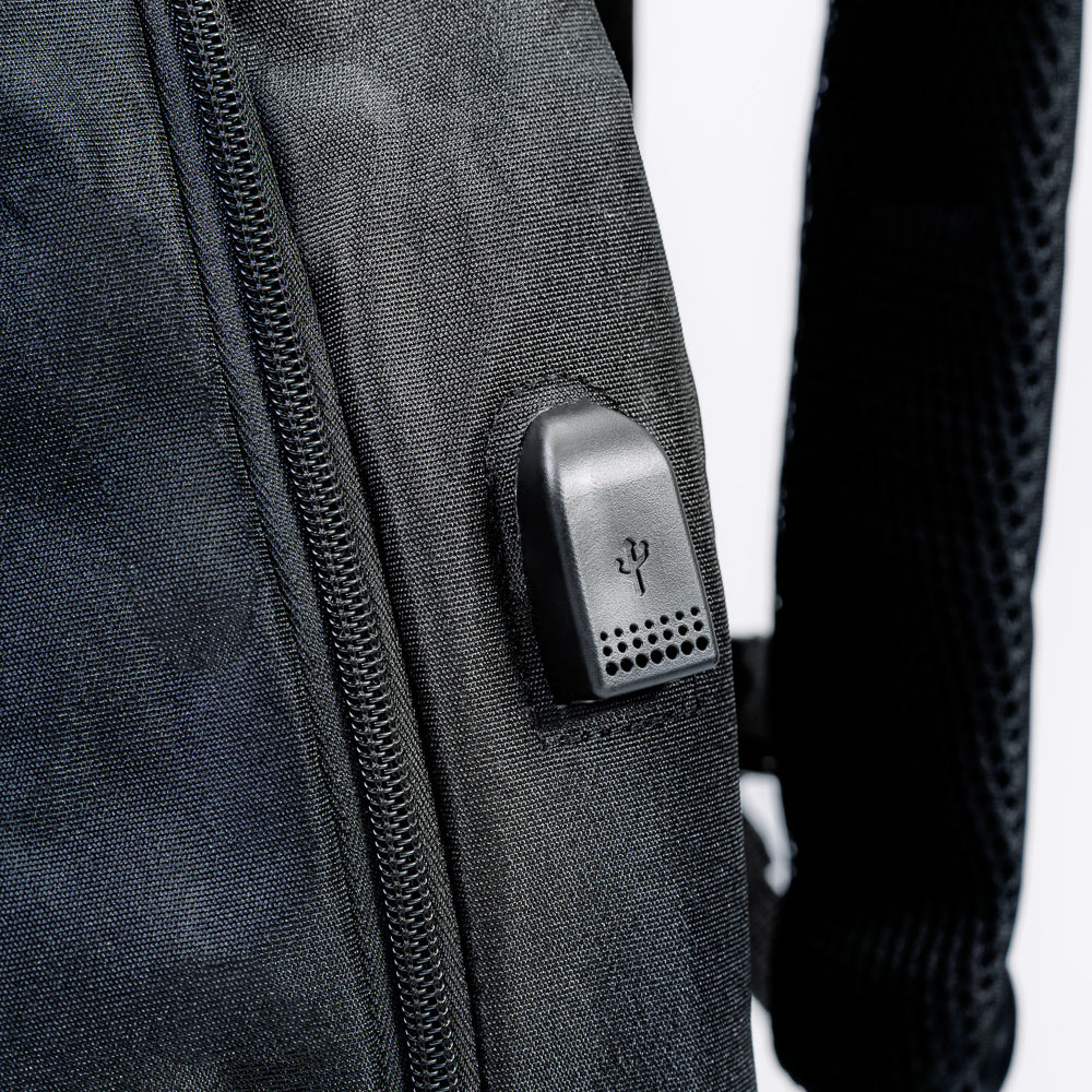 Mochila exceutiva Escolar Porta notebook 15″ Com entrada USB Pacto Preta